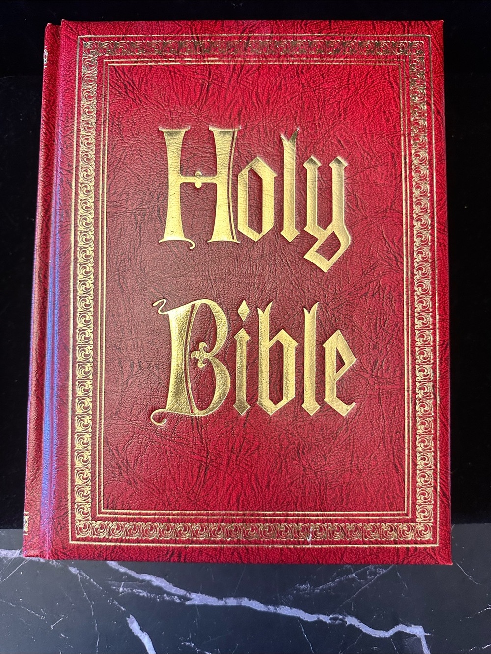 1960s Vintage Holy Bible Leather Bound Gold Scrolled Great Condition AS IS